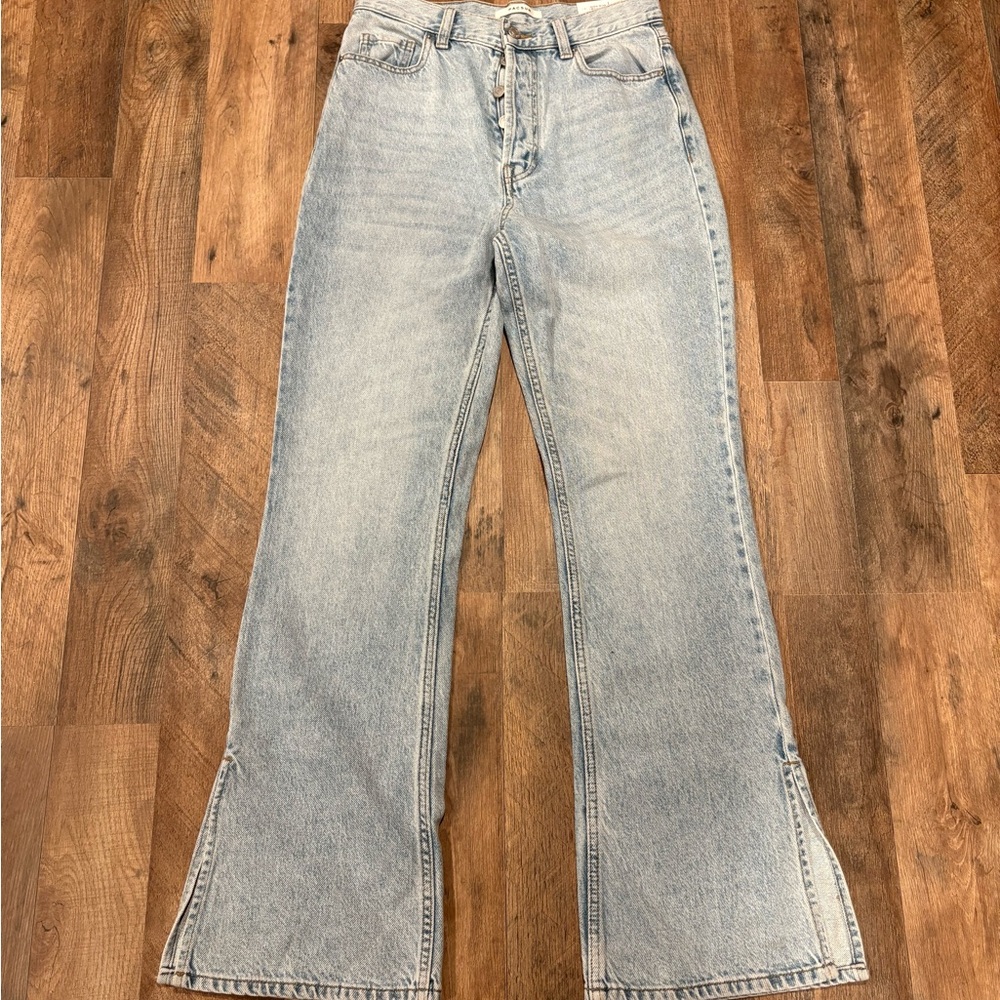 PacSun women’s high-rise bootcut Light Wash button fly Jeans size 28